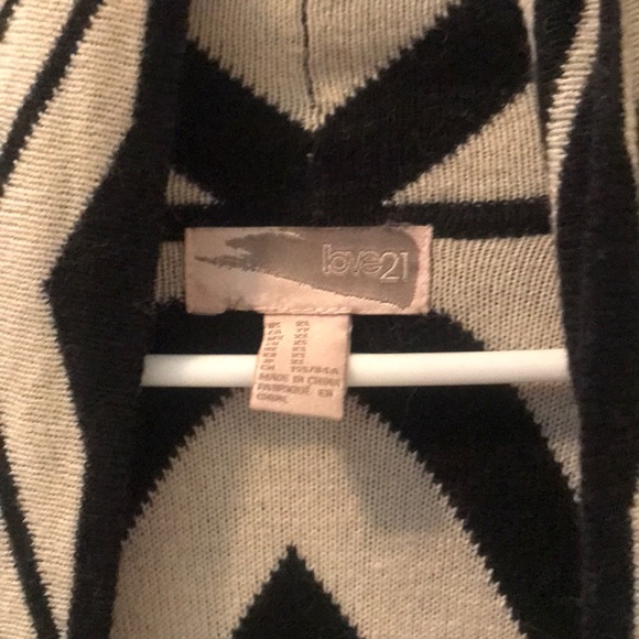 Forever 21 sweater - Picture 2 of 2